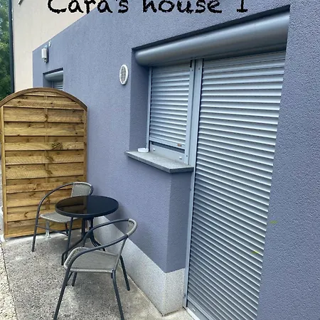 Cara's House Apartmán *
